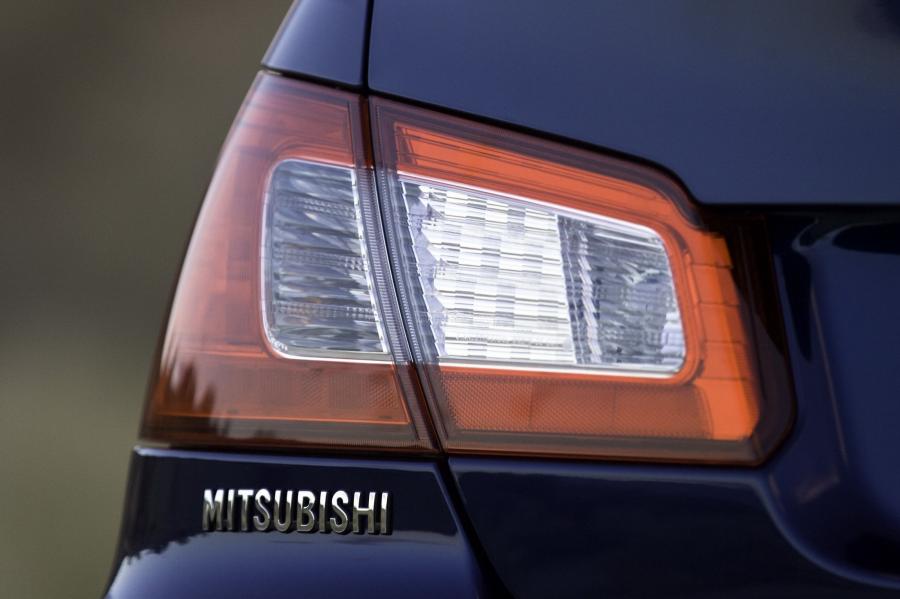  Mitsubishi Galant 2009 года  (фото 48 из 98)